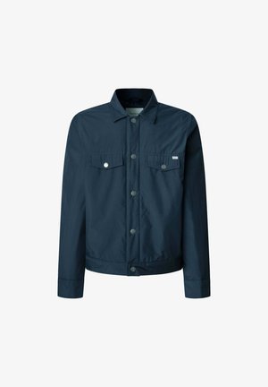 Mornarsko modra jakna iz gladkega blaga, z zapenjanjem na gumbe, dvema žepoma na prsih in ravnim robom z manšetami na gumbe.