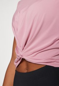 Nike Performance ONE CLASSIC - Sportovní tričko - elemental pink/black