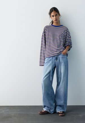 PULL&BEAR STRIPED WITH TEXT - Maglietta a manica lunga - white