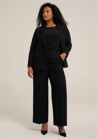 WE Fashion CURVE - T-shirt basic - black