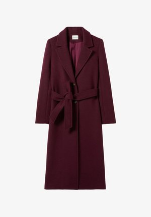 Cappotto in lana bordeaux con vita regolabile, rever a scantonatura e due tasche frontali, dotato di una fodera interna liscia. Maniche lunghe e lunghezza completa.