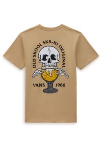 Beige t-paita, jossa on graafinen kuva pääkallosta maljan päällä, luukädet ja teksti "OLD SKOOL SK8-HI ORIGINAL VANS 1966".