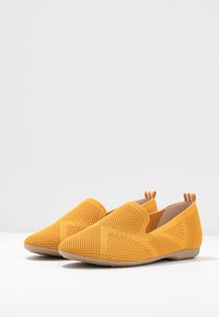 Marco Tozzi Slipper - saffron