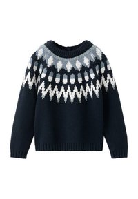 Granatowy sweter dziany z okrągłym dekoltem i wzorzonym karczkiem w jasnoniebieskie i białe geometryczne wzory; ściągacze przy mankietach i u dołu.