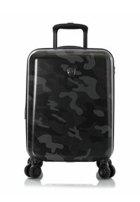 Unselected, camo