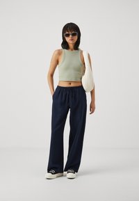 Gina Tricot Petite TROUSERS  - Kelnės - navy