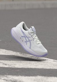 Δεν επιλέχθηκε, white/bluebell