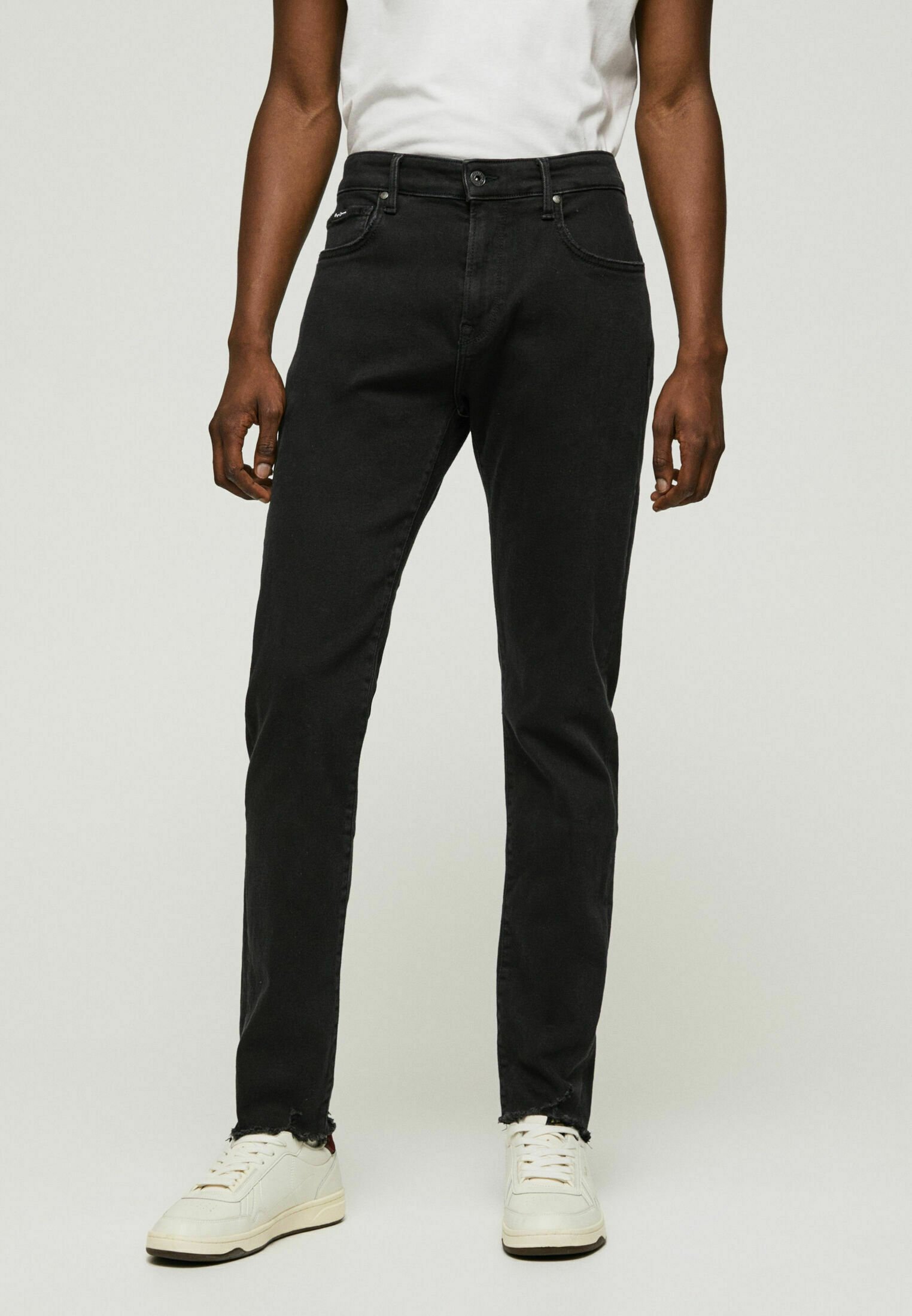Pepe Jeans Herren Crane Jeans – Schmale Passform, Schwarz, Nachhaltig Gewaschen