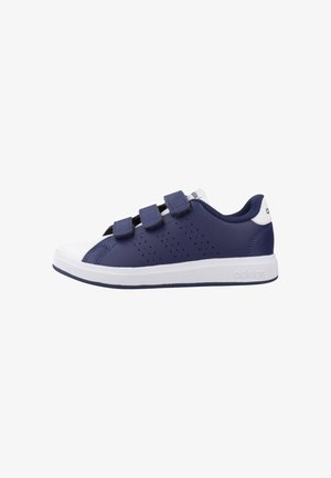 Baskets Adidas bleu marine et blanche avec trois bandes velcro bleu marine et détails perforés sur le côté, vues de l'extérieur.