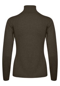 Sötétzöld kötött pulóver magas gallérral és hosszú ujjakkal, mely fitted szabású és bordás mandzsettákkal, valamint szegéllyel rendelkezik. Nincsenek látható minták.