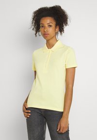 Lacoste Piké - gelb