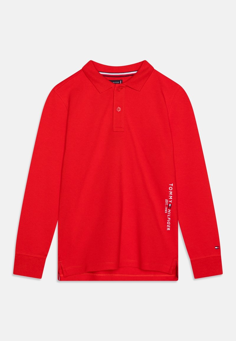 Rode lange mouwen polo shirt van katoen. Beschikt over een kraag, een placket met twee knopen en zijsplitsen. "TOMMY HILFIGER" in het wit afgedrukt op de mouw.
