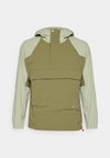 YUA - Αντιανεμικό μπουφάν - olive