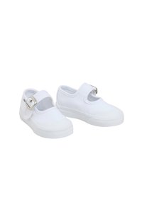 Białe buty z tkaniny z okrągłym noskiem, bocznym paskiem z metalowym zapięciem oraz białą gumową podeszwą. Prosty, płaski design bez wzorów.