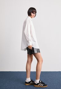 Carhartt WIP BLAZE - Blusa - white/black