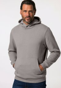 Hoody in lichtgrijs, gemaakt van zachte stof, heeft een voorkantzak en geribbelde manchetten, met een knoopdetail bij de hals.