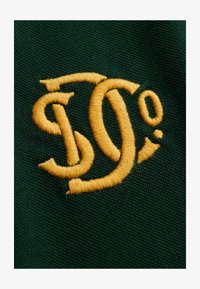 Non sélectionné, enamel green winter gold