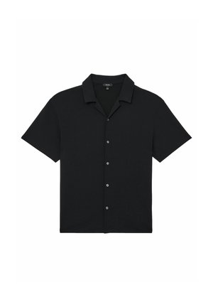 Schwarzes kurzärmliges Hemd mit Knopfleiste, spitzem Kragen und strukturierter Stoffoberfläche, flach auf einem weißen Hintergrund ausgebreitet.