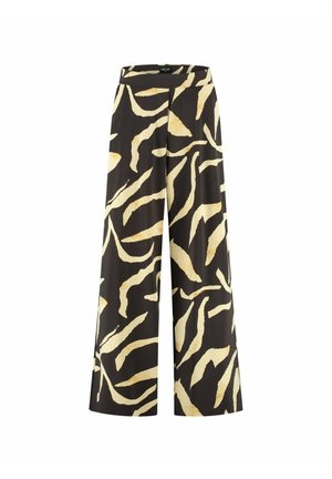 Zwarte broek met wijde pijpen, een abstract beige penseelstreekpatroon en een aansluitende tailleband, afgebeeld op een witte achtergrond.