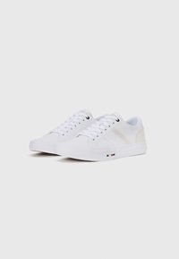 Tommy Hilfiger HI VULC STREET - Baskets basses - white
