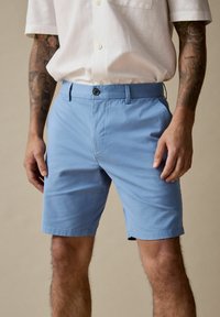 Next SLIM FIT STRETCH CHINO - Shorts - blue