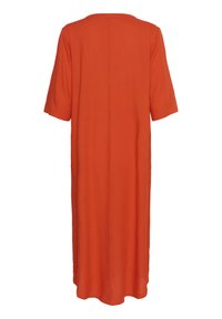 Robe longue et ample de couleur orange vif, avec un col rond et des manches courtes. Fabriquée en tissu doux, elle tombe jusqu'à mi-mollet.