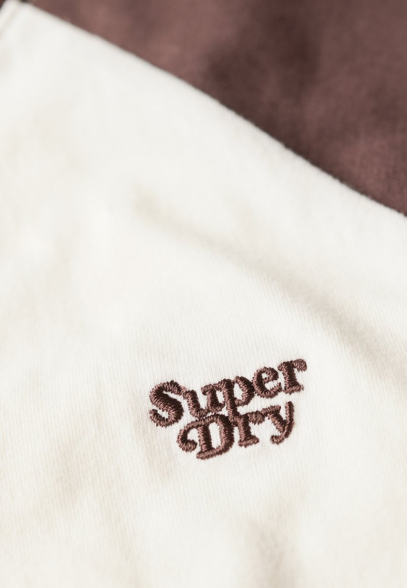 Superdry ESSENTIAL LOGO RAGLAN - T-Shirt print - dark brown off 