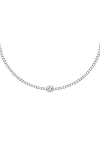 Collana d'argento con una fila di piccole gemme trasparenti e una pietra centrale più grande, il tutto incastonato in un design elegante e lucido.