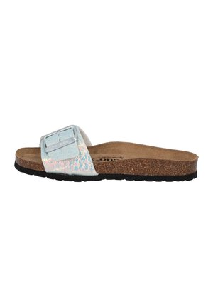 Flip-Flop mit einem schillernden Riemen, metallischer Schnalle und einem Korkfußbett; schwarze Gummisohle; minimalistisches Design und flache Form.