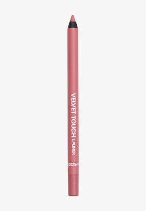 Matita per labbra rosa con punta affilata e finitura opaca liscia. Il testo dice "TOCCO VELLUTATO" in bianco. Forma cilindrica elegante.