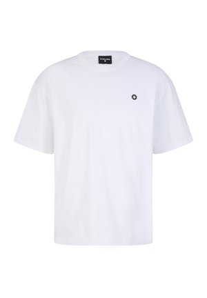 Weißes Baumwoll-T-Shirt mit kurzen Ärmeln, Rundhalsausschnitt und einem kleinen schwarzen Logo auf der linken Brust. Einfaches, lockeres Design.