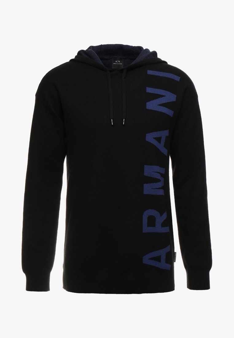 Sweat à capuche noir en matériau doux, avec un grand logo "ARMANI" bleu sur le devant, capuche avec cordon de serrage, et poignets côtelés.