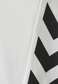 Hummel  SET UNISEX biały