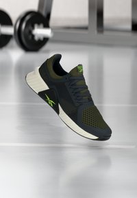 Δεν επιλέχθηκε, grape leaf/jet black/lime