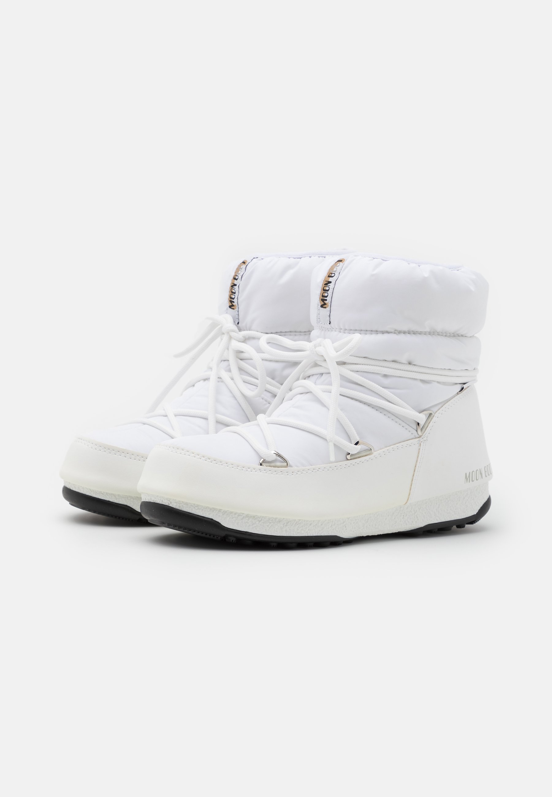 moon boots short