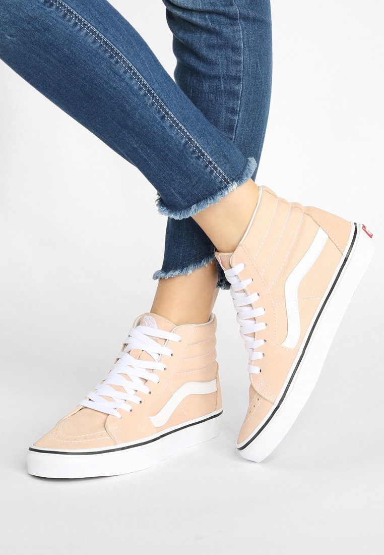 frappe true white vans