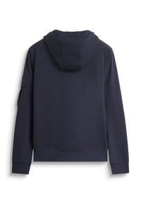 Felpa blu navy con tasca a marsupio frontale, polsini a costine e cappuccio. Presenta un tessuto lavorato con cuciture lungo le spalle e sul retro.