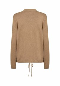 Maglione marrone con maniche lunghe, texture a maglia e un cordino sul retro. Design del colletto semplice, senza motivi o decorazioni.