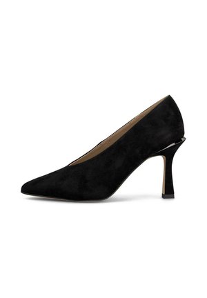 Schwarzer Velours High Heel mit spitzer Spitze und schlankem, geschwungenem Absatz auf weißem Hintergrund.