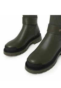 Miriade VICKY - Stivaletti con plateau - milit nero