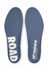 Un paio di soletta Nike blu, a sinistra stampata con "ROAD" e a destra con "cuscinetto di supporto strutturale" in testo bianco.