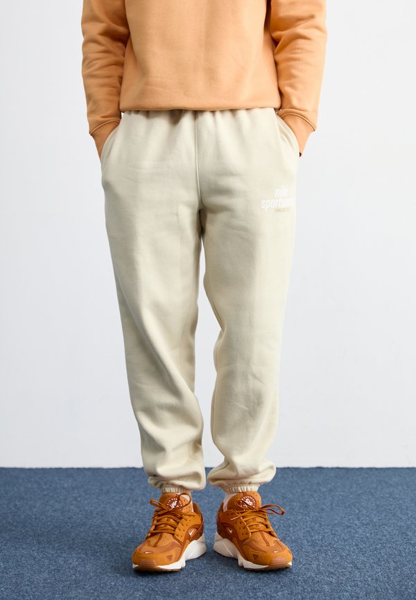 CLUB PANT - Tracksuit bottoms - khaki