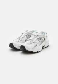 New Balance 530 - Sportcipő - white