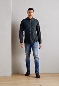 Thumbnail Image 2