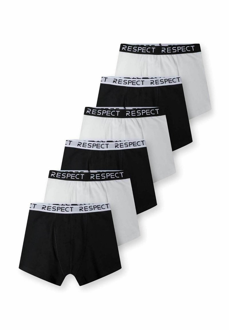 Zestaw sześciu slipów w kolorze czarno-białym. Wykonane z miękkiej tkaniny z elastycznym pasem oznaczonym napisem "SZACUNEK". Prosty design, bez wzorów.