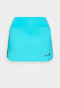 Una falda atlética turquesa con una textura suave, una cinturilla ajustada y un acento de logo negro en el dobladillo.