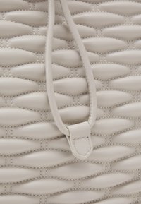 Furla NIDO TOTE - Handtas - marshmallow
