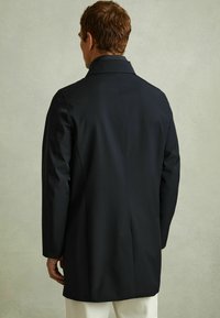 Reiss REGULAR FIT - LOGAN HYBRID REMOVABLE NECK - Ziemas mētelis - navy