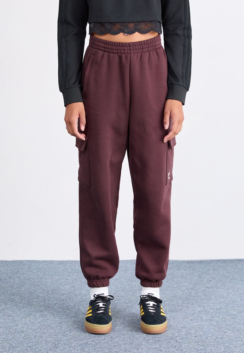 adidas Originals Hlačami s stranskimi žepi - shadow brown