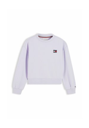 Lyse lilla crewneck sweatshirt med lange ærmer, ribbekanter ved manchetter og kant, samt et lille rektangulært mærkelogo på bryst og ærme.
